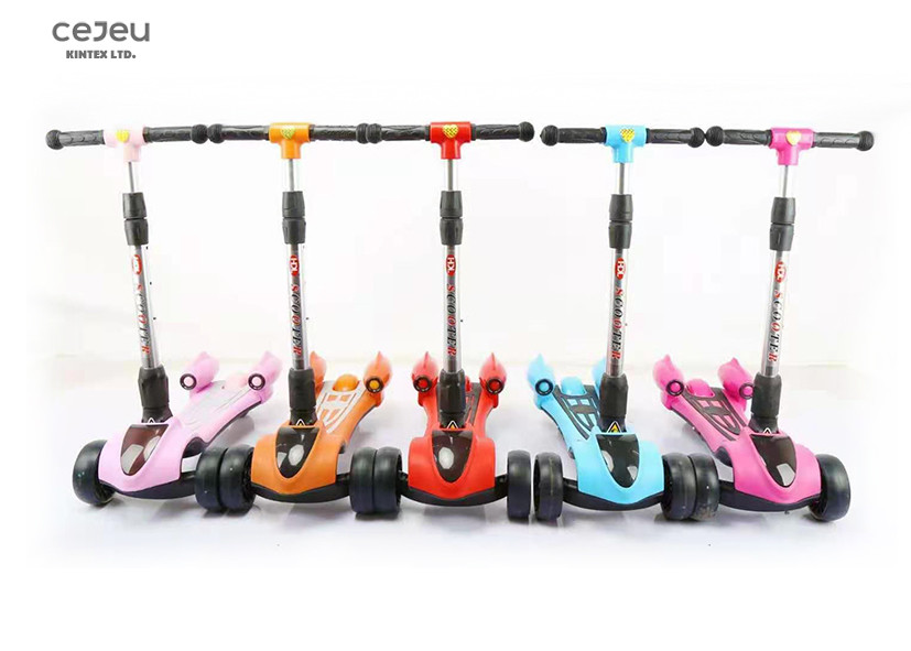 Cheap Music Bluetooth Baby Kick Scooter With Luminous PU Wheels Folding Spray Scooter for sale