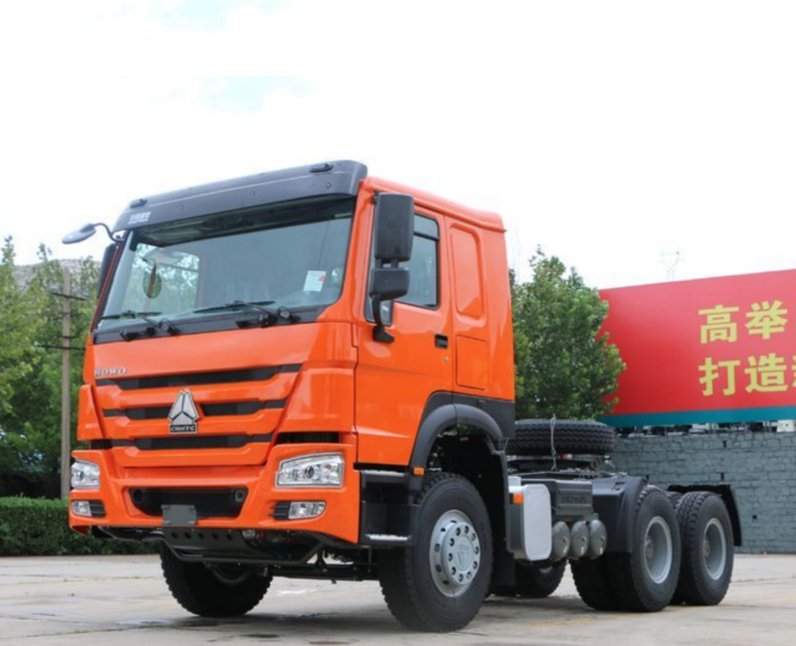 Cheap SINOTRUK HOWO 6x4 tractor truck for sale