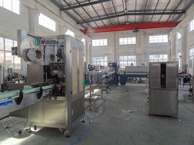 Cheap 3Kw Curved Bottle Label Machine , Mineral Water Round Bottle Labeler Machines for sale