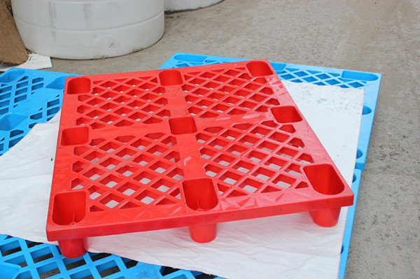 Cheap Heavy duty red plastic pallet for sale