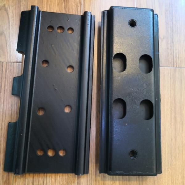 Black Rubber Track Pads Increase Machine Versatility For Asphalt Paver CAT AP1055D