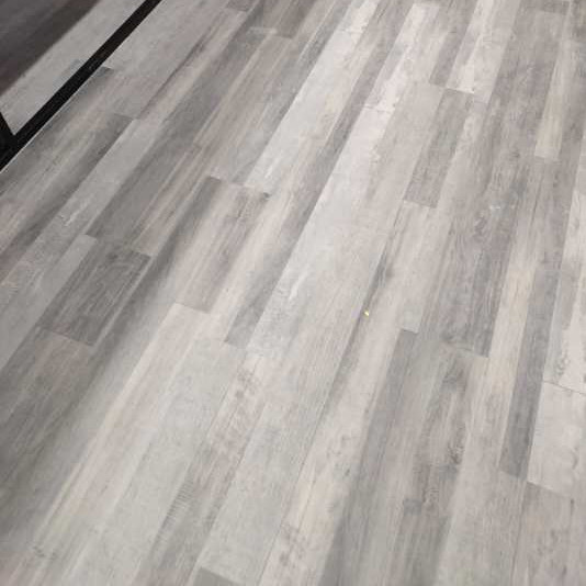 SPC Flooring Easy Click Waterproof Fireproof Floor for Indoor Environments 4mm