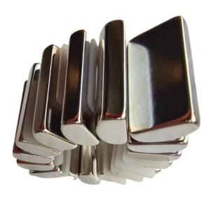 China One Side Flat One Side Curved N52 Arc Neodymium Magnets on sale