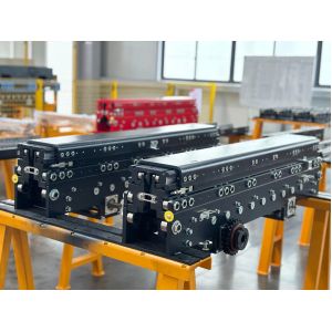 1500 X 1500MM Pallet Telescopic Fork Lifting Fork 800KG Load 2m/S2