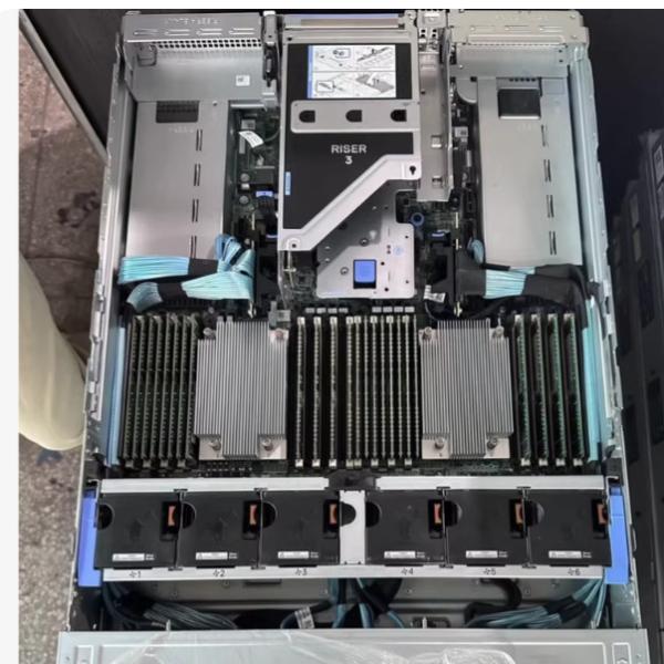 AMD Processor Type PowerEdge R7525 A Highly Scalable 2U Rack Server For All