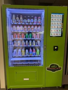 Cheap Optional Payment Terminals Snack Vending Machine With Real Time Inventory Feature Remote Control Vending Machine for sale