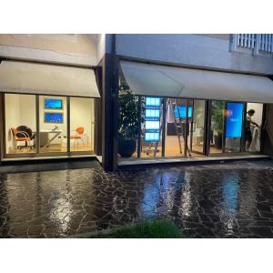 A3 Smart Hanging LCD Window Facing Display Signage Adjustable Brightness