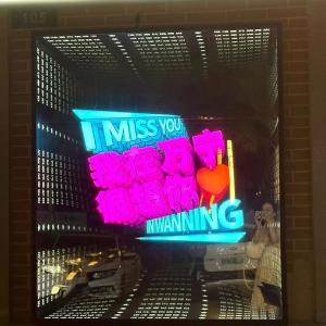 Modern Art Design Stainless Steel LED Mirror with Unlimited RGB Glow Customizati