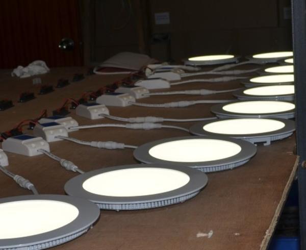 Quality SMD2835 DC12V AC85-265v high lumen flux led panel light,ceiling led panel lighting withe c wholesale