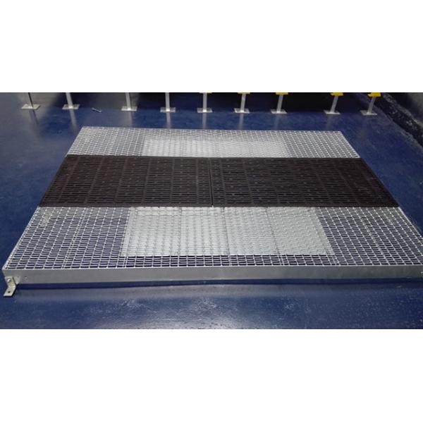 Quality Hot Dip Galvanized Hog Flooring Wire Mesh , Pig Breeding Equipment Sliver Color wholesale
