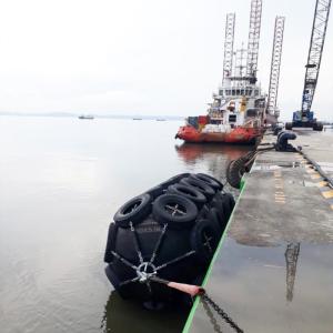 4.5*9.0M Pneumatic Rubber Fender STS Dock Mounted Fenders 80kPa ISO17357-1:2014
