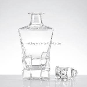 Collar Material Aluminum Plastic PP 200ml 250ml Mini Bottle Customized for Vodka