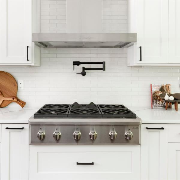 High End Solid Wood Pantry Kitchen Cabinet Custom Shaker Style