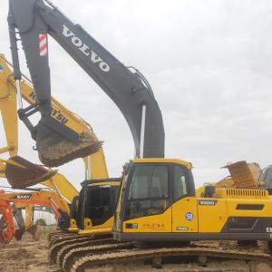 China Secondhand Excavator Original VOLVO EC300D Used Hydraulic 30ton Crawler Digger on sale
