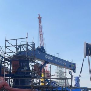 China 5T12.5M Carry Deck Crane on sale