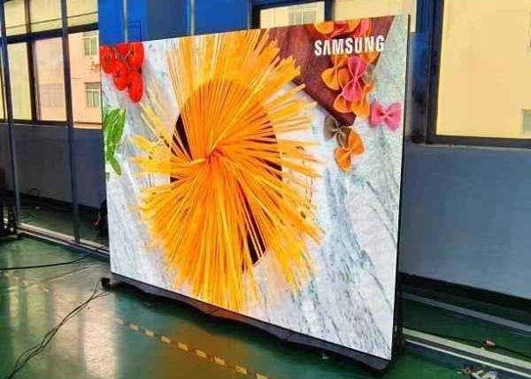 Die-Cast Aluminum Screen Front P2.5 Digital LED Poster Stereo Mount Easy