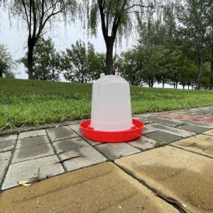 Cylindrical Red Plastic Poultry Cone Drinker for Constant Water Supply