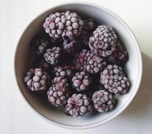 China Fresh Delicious IQF Frozen Fruit , Grade A Quick Freezing Blackberry on sale