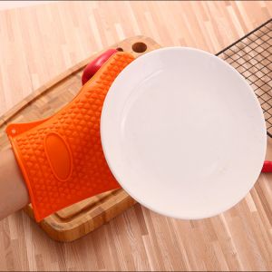 China Best product long arm red double aqua cute dutch heat resistant oven mitt and potholders set gloves on sale