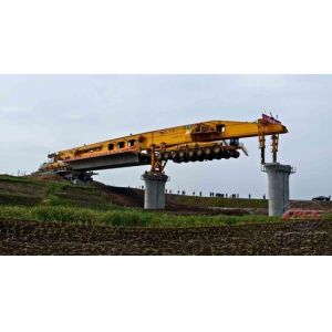 100t 200t 400t Bridge Girder Erection Machine With Auto Transmission System