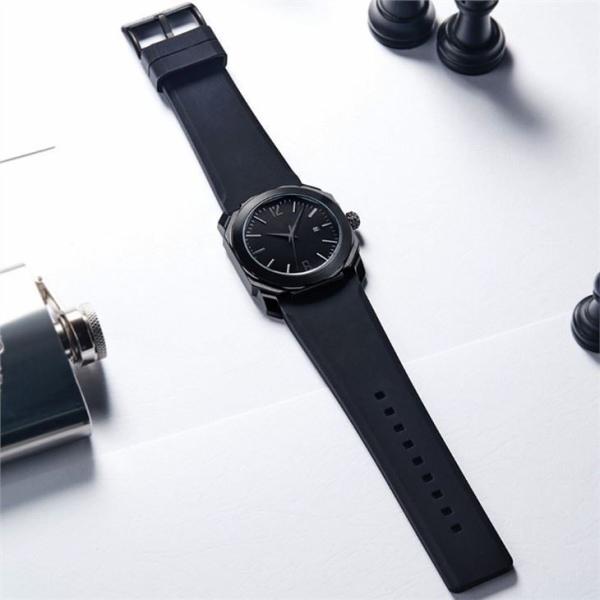 13mm Thickness Silicone Quartz Watch 2.5D Curved Square Calendar Tape