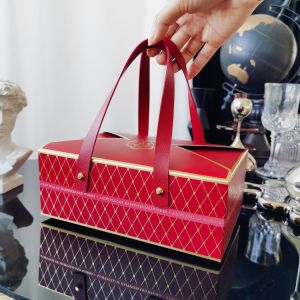 Drawstring Sealing Gift Package Custom Logo Paper Bag for Luxury Gifts