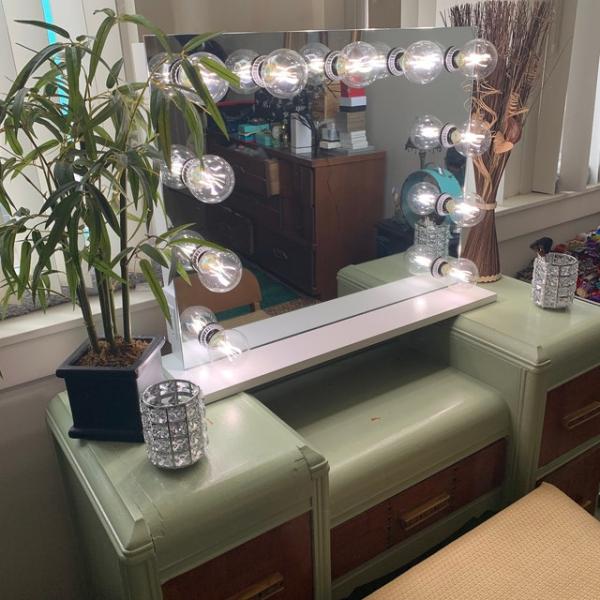 Custom Designs Vanity Lights Ideal for Table Desktop Dresser and Bathroom Dressing