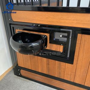 Luxury Design Stable With Bamboo And Wood Front Panel Horse Barn Stalls