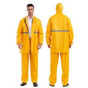 Polyester Raincoat High Visibility Windproof Raincoat With Reflective Tape