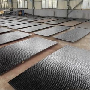 China CrC Wear Plate 1500x3000mm 1200x2400mm hardfacing Cladded Plate Chromium Carbide Overlay Wear Plate on sale