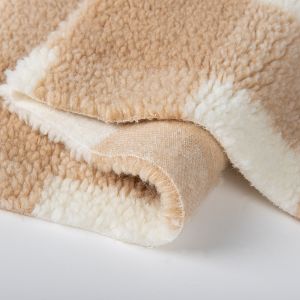 Home Textile 36F Density Plaid Jacquard Sherpa Fleece Fabric for Winter Jacket