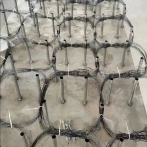 KN Tank Barrier Wire Mesh Anti Tank Track Wrapping Net Reduce Tank Mobility In