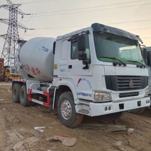 HOWO 380 Used Concrete Mixer Truck 6x4 With Hydraulic Tilting Drum