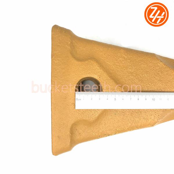 14553244RC Volvo Bucket Teeth , EC460RC Excavator Rock Teeth With Ribbed Top