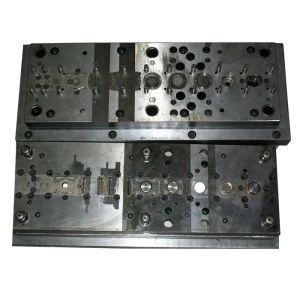 China High Precision Draw Metal Stamping Dies Pressing Mold Heat Treatment 0.5mm Thickness on sale
