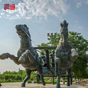 Regional Feature Cast Copper Sculpture of Chinese Bronze Carriage for Urban