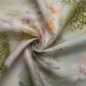 Floral Pattern Viscose Rayon Fabric Woven Digital Print Sustainable Skin