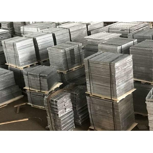 824mm Galvanised Steel Walkway Grating Steel Grating Panels Step Steel Frame