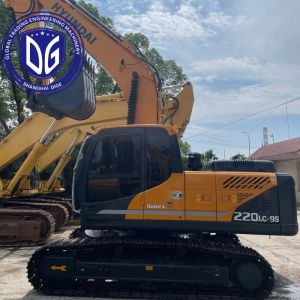 Used Hyundai 220LC-9S Excavator With Cummins Engine Ready To Ship To Oman
