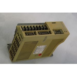 Yaskawa SGD-04APY61 AC SERVO AMPLIFIER 200-230V 6/2.6A 50/60HZ NEW