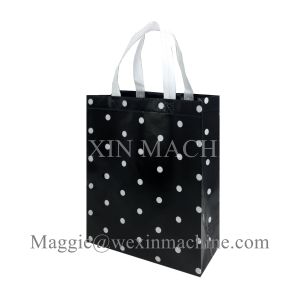 2018 Recycle long handle Foldable Non Woven Garment Bag Price use non woven bag