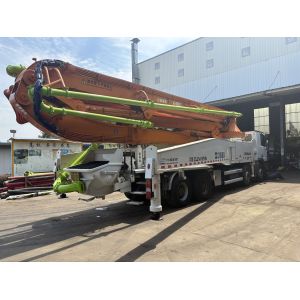 Used 2016 Zoomlion 52m Concrete Pump Truck with Benz Chassis