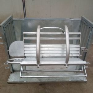 China Smooth Galvanized Sheep Treatment Turnover Crush Catcher For Vet on sale