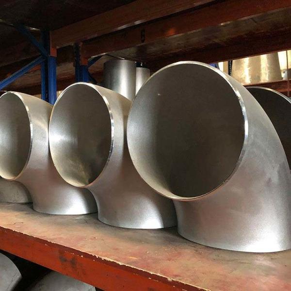 Customized Carbon Steel And Alloy Pipe Fitting Galvanized Finish 45 / 90 Degree