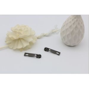 Super quality handbag hardware decorative gunmetal color 3# square shape zipper