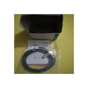 FZ5-800 Omron Programmable Controller with Relay Outputs