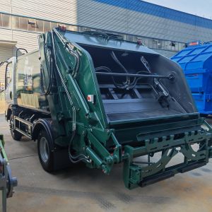 Sinotruck Howo Right Hand dumpster Robust Compactor Garbage truck