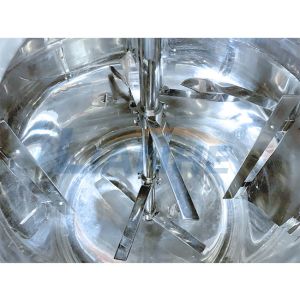 Movable Rustproof Vacuum Homogenizer Mixer For Liquid Soap 200L Electric Heating