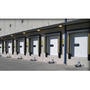 High Strength Safety Retractable Dock Shelter , Loading Bay Equipment
