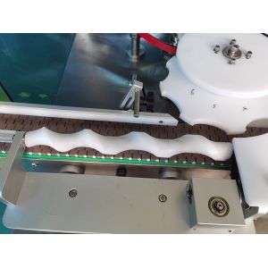 8 Heads Electric Bottle Capping Machine High Speed Rotary Type For Flip Caps